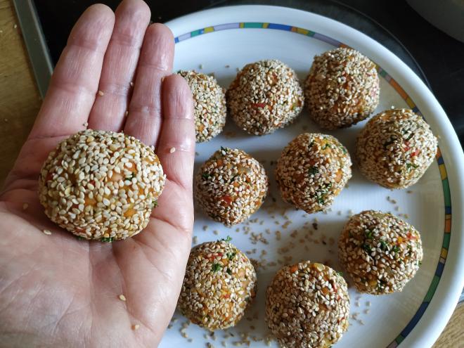 Curry lentil balls just before frying